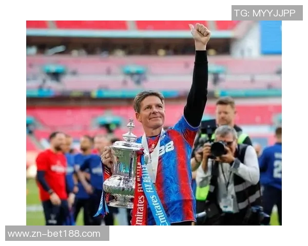 瑞天空报道：格拉斯纳渴望执教拜仁水晶宫新合同或含解约条款