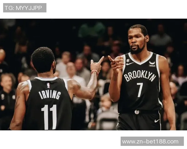 杜兰特半场表现稳定得分10分三分球未能命中展现全能能力 杜兰特半场表现稳定得分10分三分球未能命中展现全能能力