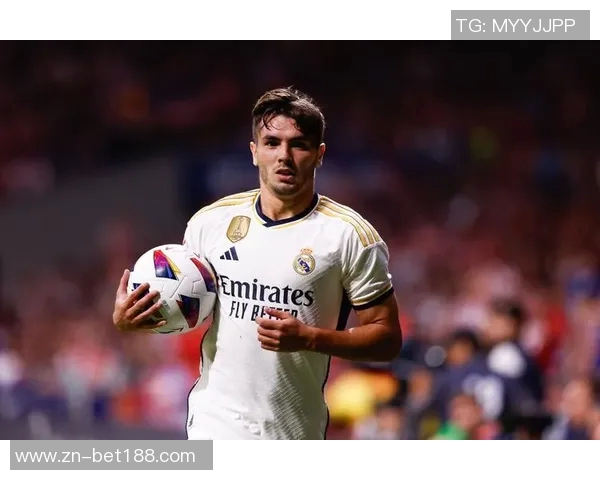 马卡分析皇马右路困境阿隆索仍在寻觅最佳人选解决方案 马卡分析皇马右路困境阿隆索仍在寻觅最佳人选解决方案