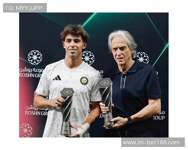 米兰冬季转会期计划引援后卫夏季关注马奎尔莱万热苏斯等球员